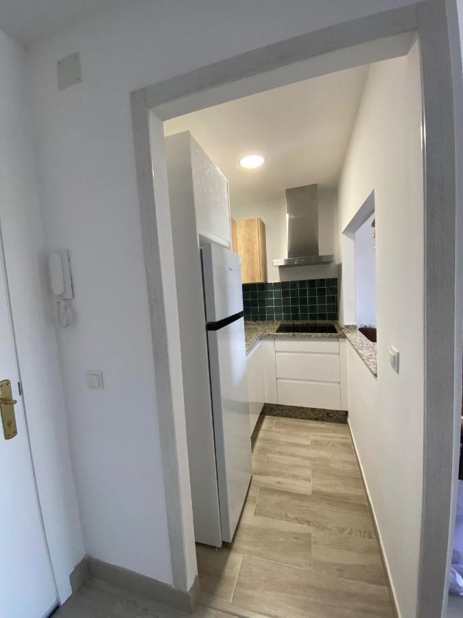 Apartamento Totalmente Reformado Con Piscina Y Jardines Al Lado De La Playa De La Carihuela Torremolinos Luaran gambar