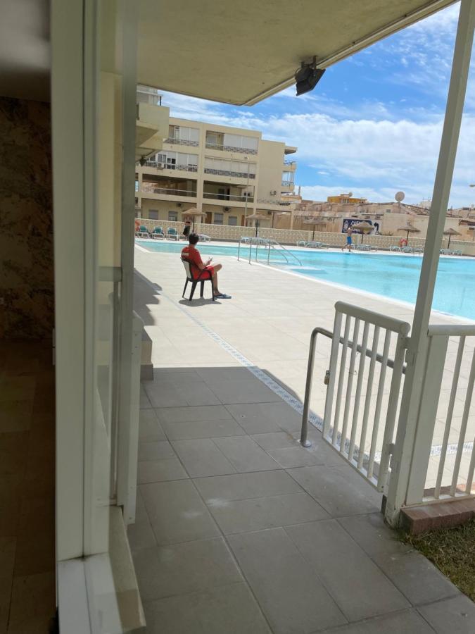 Apartamento Totalmente Reformado Con Piscina Y Jardines Al Lado De La Playa De La Carihuela Torremolinos Luaran gambar