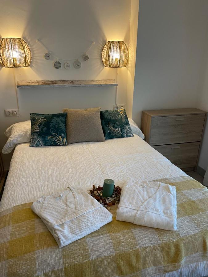 Apartamento Totalmente Reformado Con Piscina Y Jardines Al Lado De La Playa De La Carihuela Torremolinos Luaran gambar
