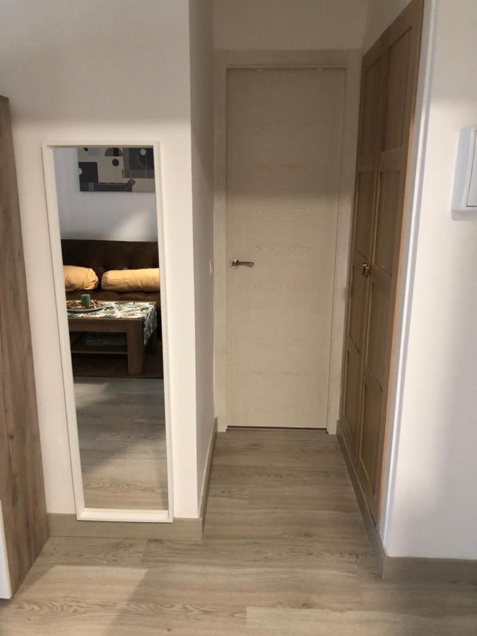 Apartamento Totalmente Reformado Con Piscina Y Jardines Al Lado De La Playa De La Carihuela Torremolinos Luaran gambar