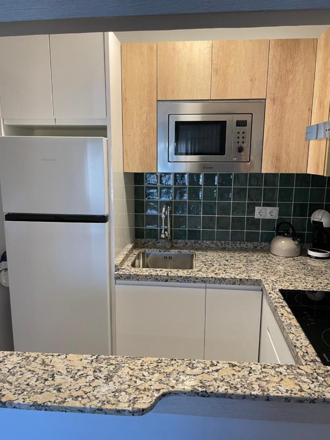Apartamento Totalmente Reformado Con Piscina Y Jardines Al Lado De La Playa De La Carihuela Torremolinos Luaran gambar