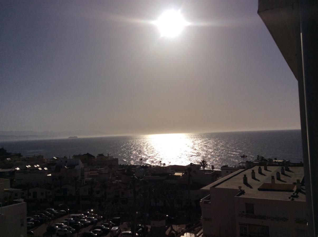 Apartamento Totalmente Reformado Con Piscina Y Jardines Al Lado De La Playa De La Carihuela Torremolinos Luaran gambar