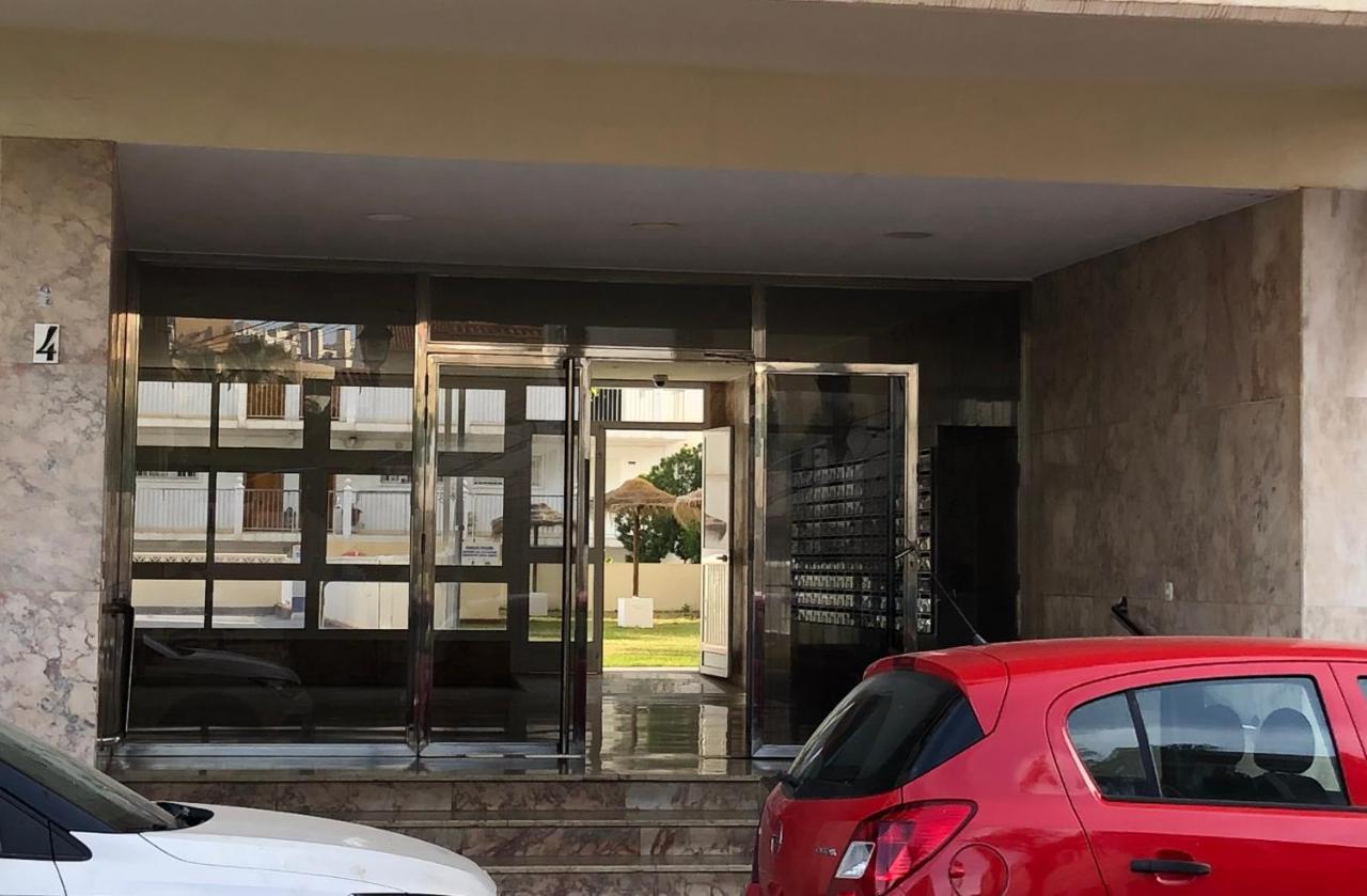 Apartamento Totalmente Reformado Con Piscina Y Jardines Al Lado De La Playa De La Carihuela Torremolinos Luaran gambar