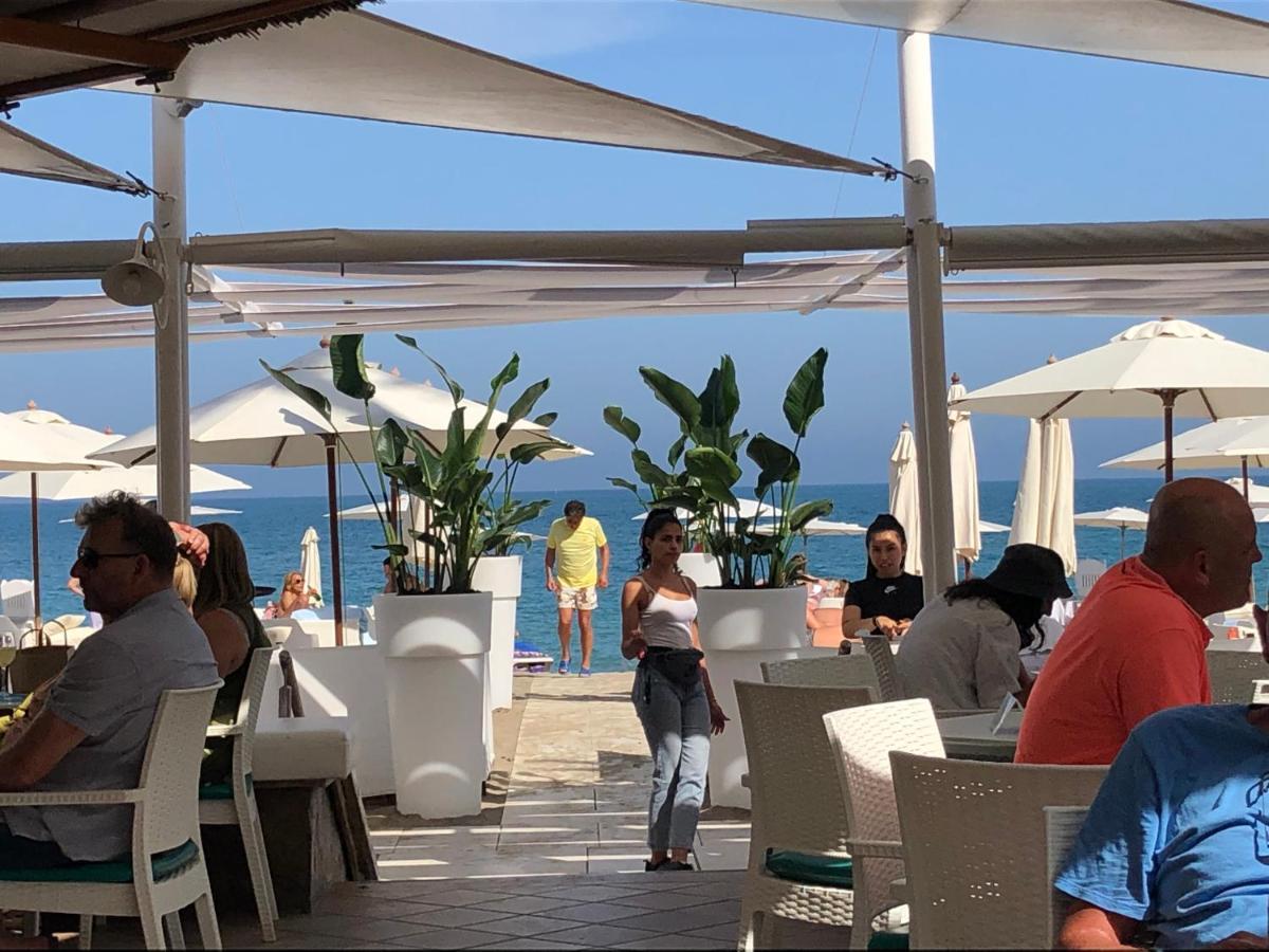 Apartamento Totalmente Reformado Con Piscina Y Jardines Al Lado De La Playa De La Carihuela Torremolinos Luaran gambar